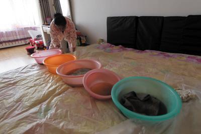 武进楼上漏水，住户失联，小区没物管，业主维权难！律师来支招……